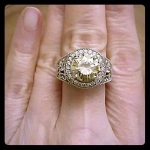 MOISSANITE RING